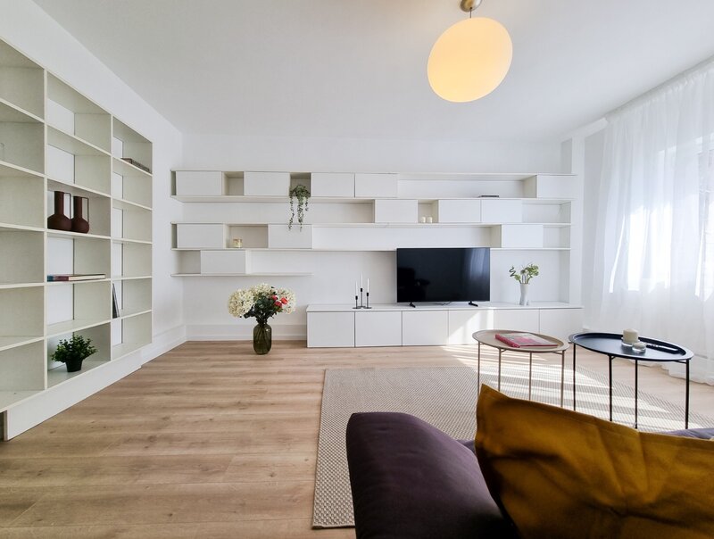 Piata Victoriei, Dr. Felix,